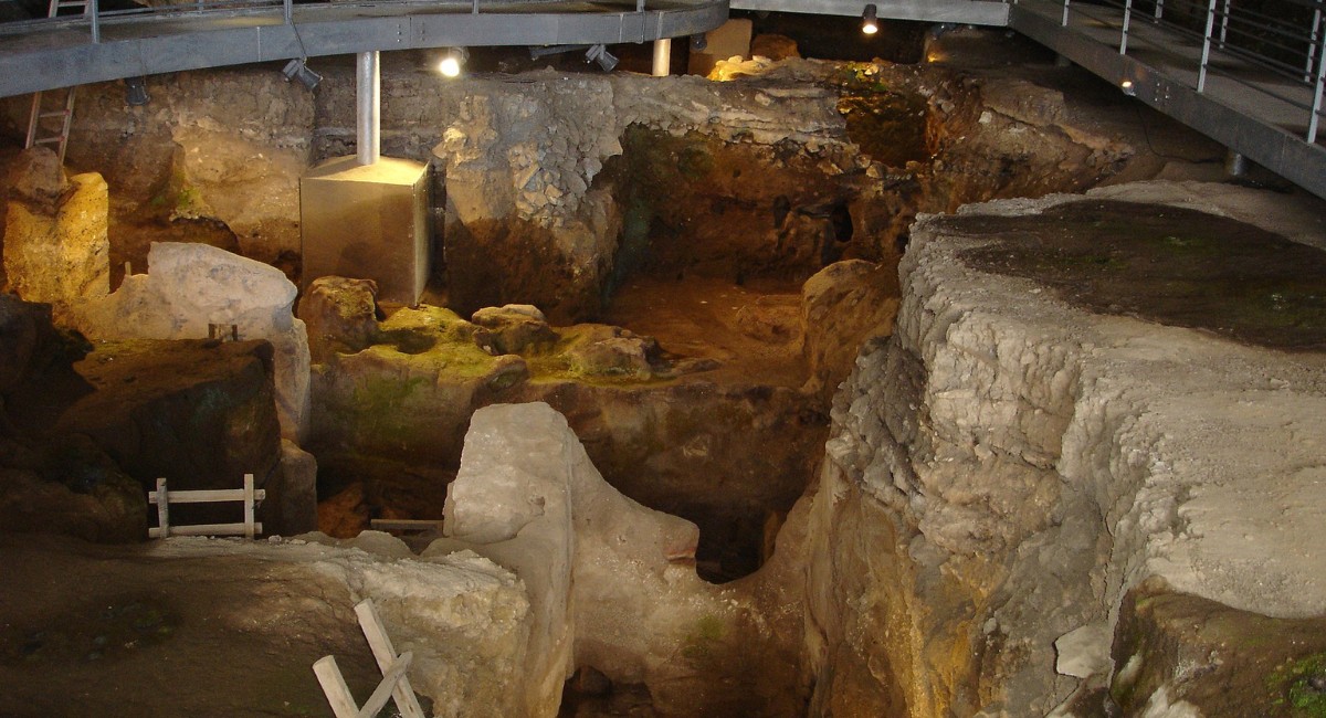 La cueva de Theopetra y la construcción humana más antigua del mundo
